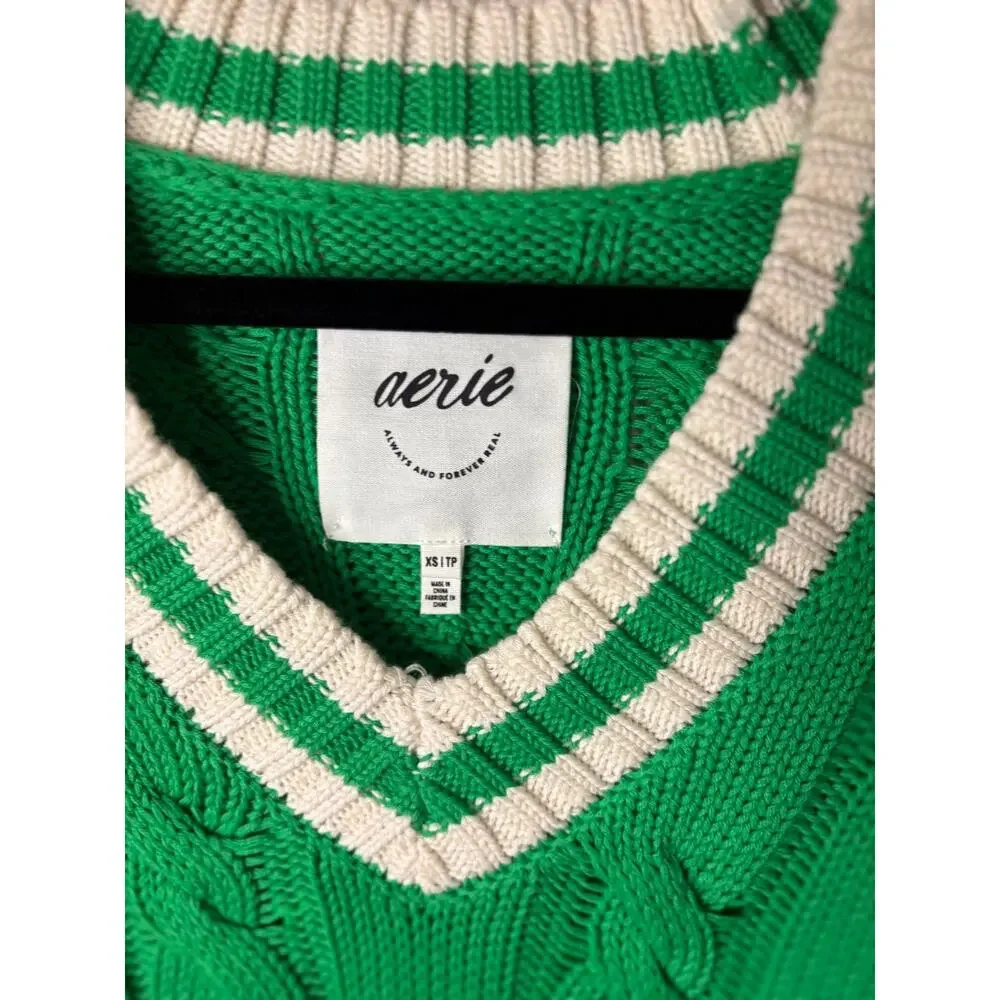 American Eagle Aerie Cropped Cable V-NECK Oversized Sweater Green Size XS 0-4